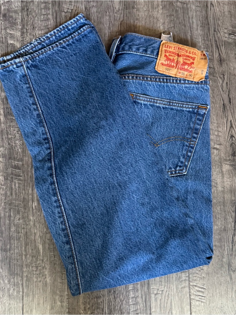 Levi’s Men’s Blue Denim Jeans Straight Regular Fit Mid Rise Med Wash Cotton 36